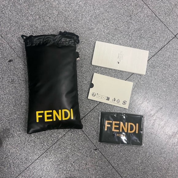 Fendi sunglasses case soft - Picture 1 of 2